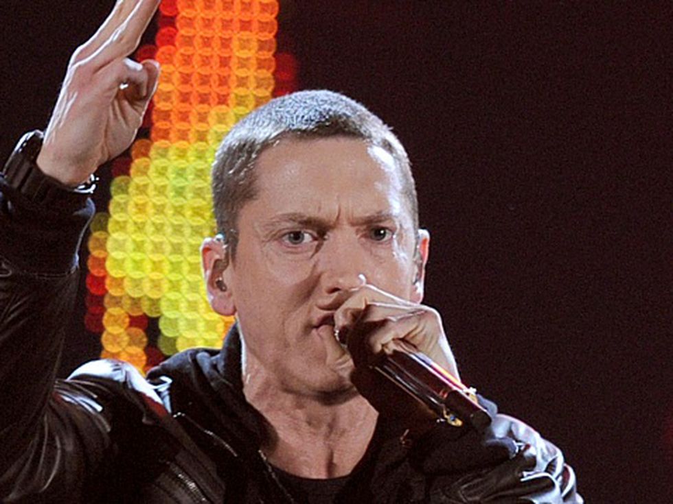 Убийство и самоубийство в новия клип на Еминем (видео)