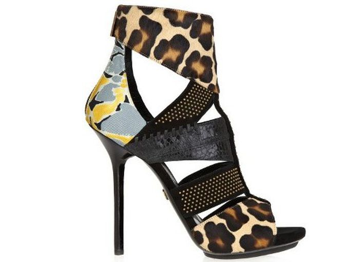 Какво ще кажете за тези обувки на Emilio Pucci?