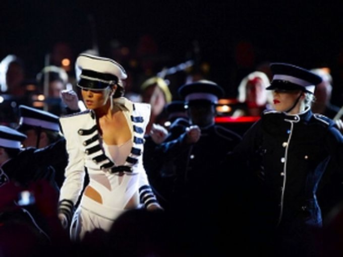 250 000$ за половин час? Браво, Шерил Коул!