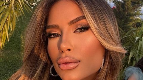 Певицата Тита провокира последователите си в Инстаграм със снимки по