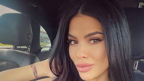 Бившата на Поли наскоро роди първата си рожба Тъй като