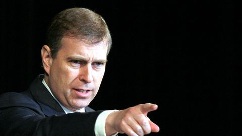 Твърденията на че Андрю Маунтбатън Уиндзор е участвал в оргия