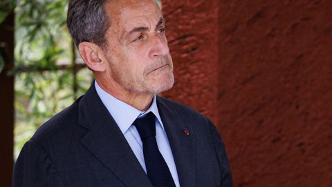 Никола Саркози стана първият френски президент който влиза в затвора