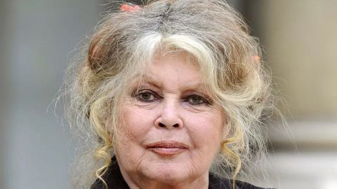 Легендата на киното вече се възстановява в дома си след