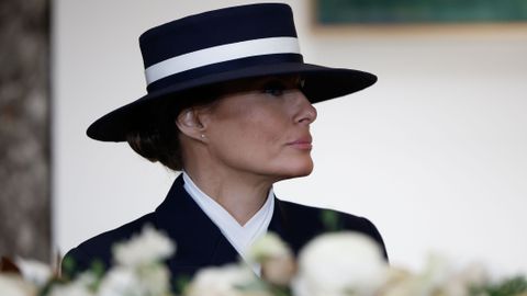 Първата дама на САЩ обожава да превръща шапките в акцент