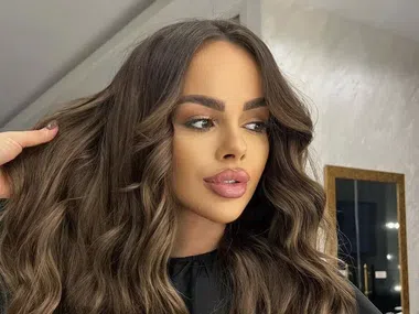 Нова глава в любовния роман на Сузанита: Певицата смени бащата на детето си с мистериозен мачо (снимка)