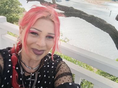 Не мислете, че сме ви длъжни! Милена Славова бясна, след като бе грубо изгонена от банка – ето защо