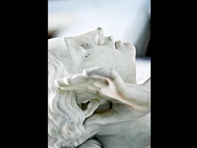 Коя самота е по-самотна от липсата на вяра, надежда и любов в човешката душа?