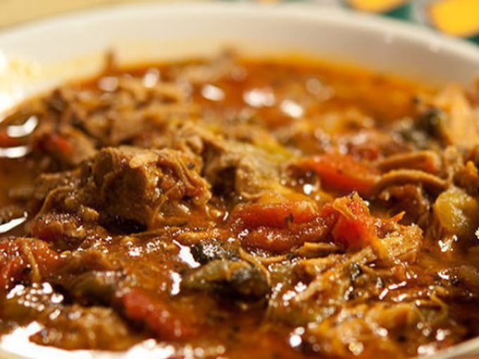 Свинско задушено с гъби, моркови и лук