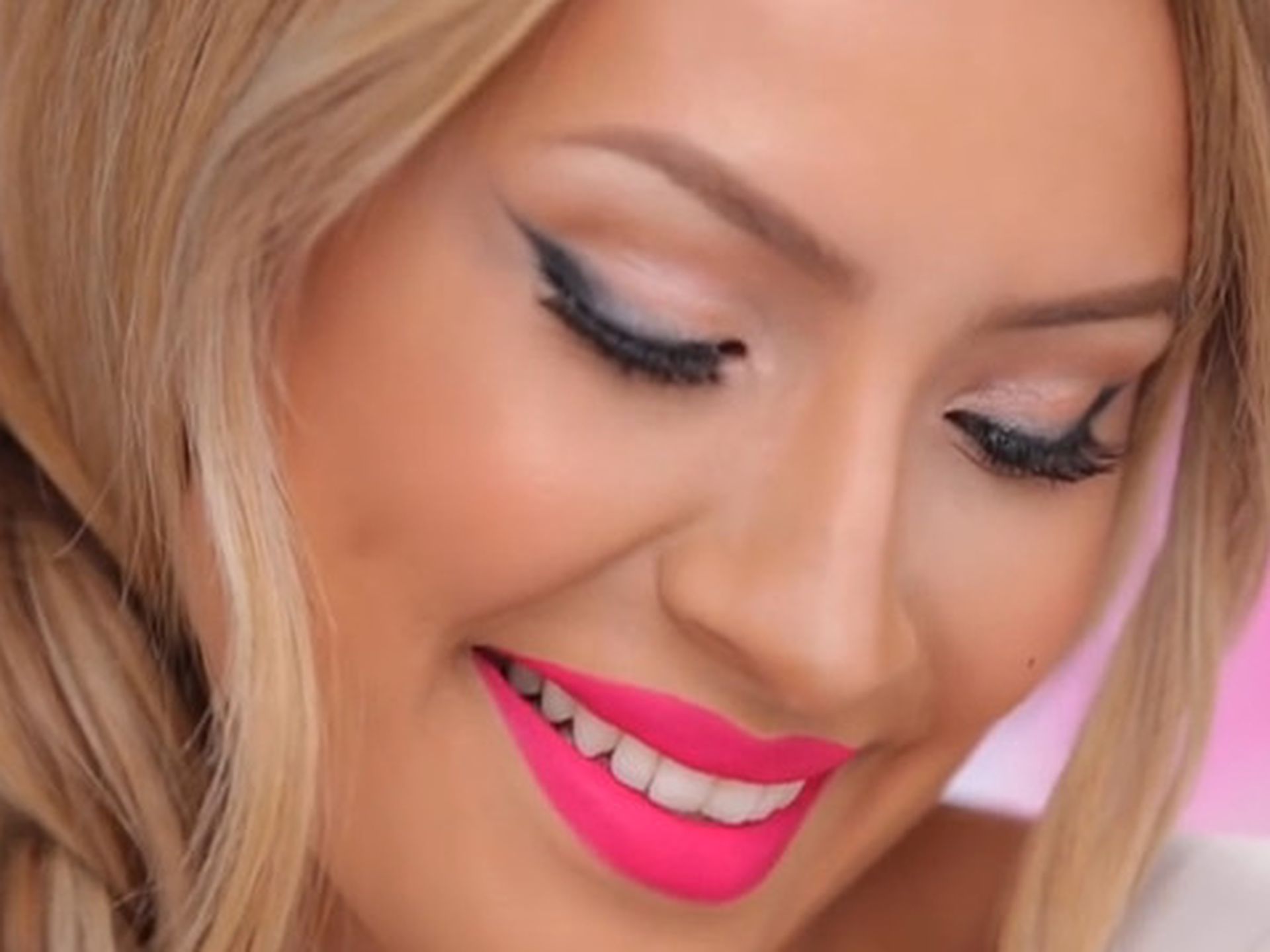 HOT PINK!