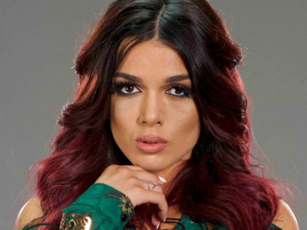 Диона показа гаджето си (Снимка)