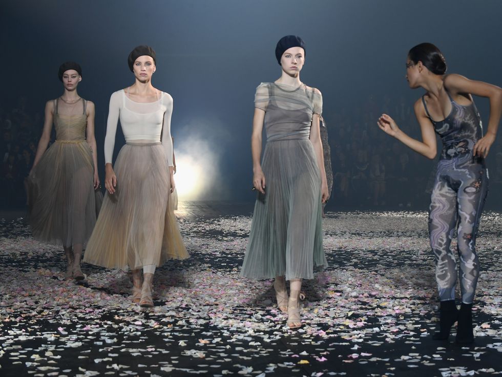 Dior с театрален спектакъл на Седмицата на модата в Париж (Снимки)