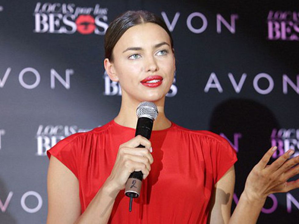 The lady in red – Ирина Шейк