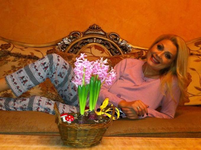 Венета Райкова се излага по пижама