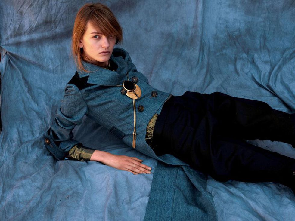 Модерна или класическа, стрийт или кутюр: Деним тенденцията отблизо