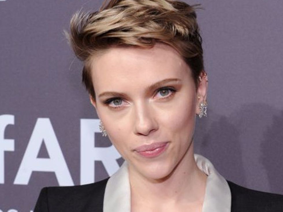 Транссексуални нападнаха Скарлет Йохансон