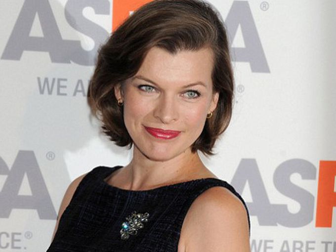 Мила Йовович е бременна с момиче