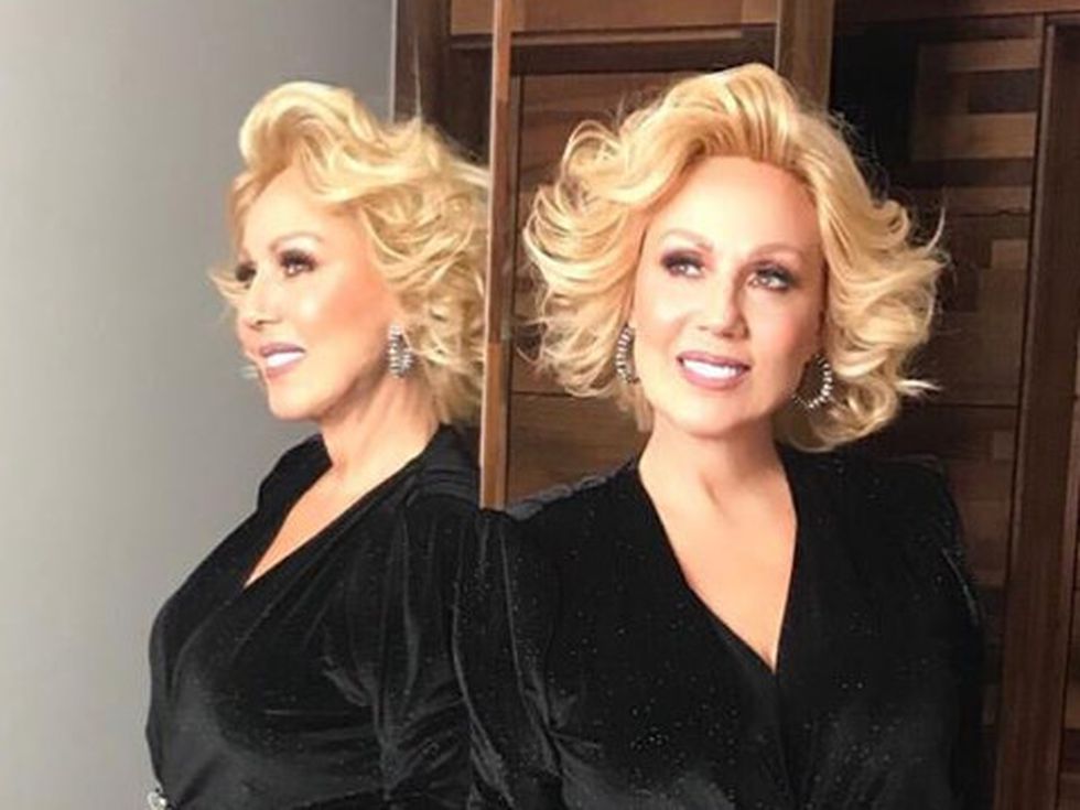 Лепа Брена стана баба