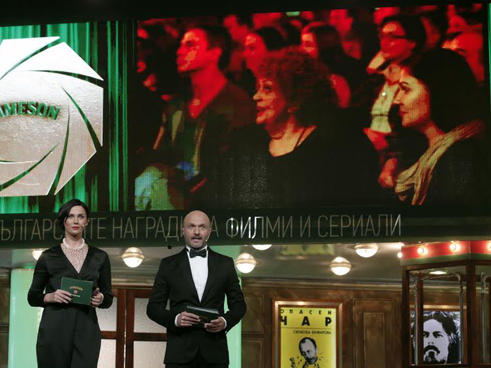 Любимите на зрителите български филми и сериали се сдобиха със                   Златни Бленди от Jameson
