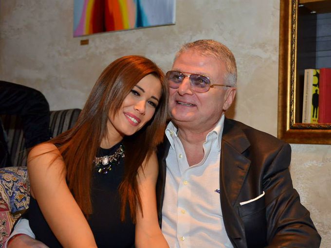 Христо Сираков пя на италиански на годеницата си