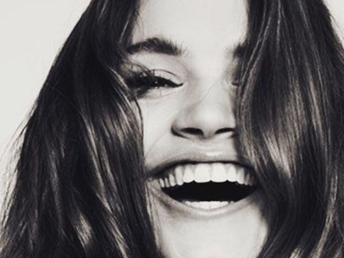 Аз съм забавна, не съм щастлива