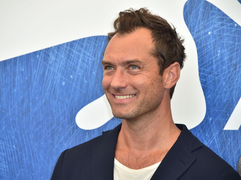 Джъд Лоу - един секссимвол на 47!