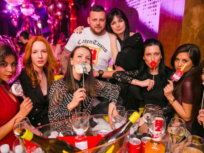 Николета Лозанова и Жени Калканджиева в Ladies Friday