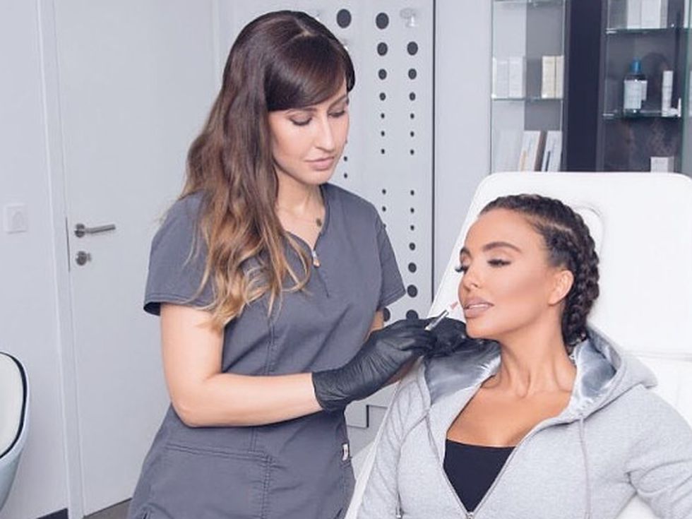 Николета изглади бръчки