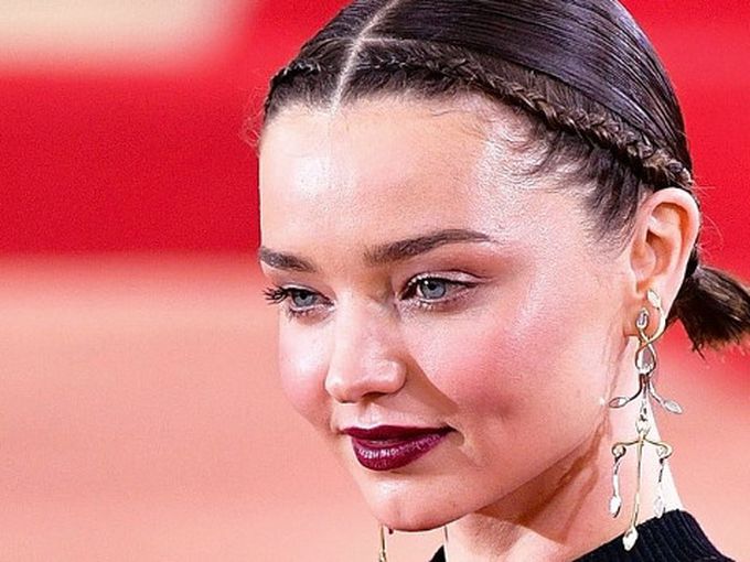 Прически за къса коса