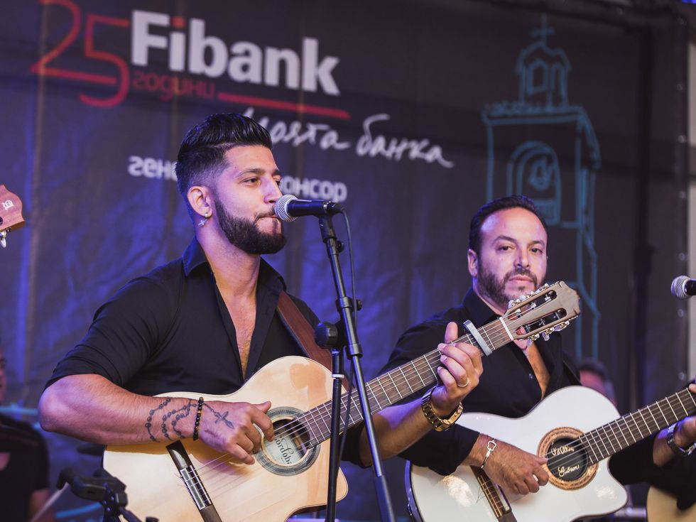 Gipsy Kings пеят за гости на Fibank
