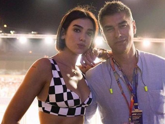 Интернет полудя по привлекателния баща на Дуа Липа