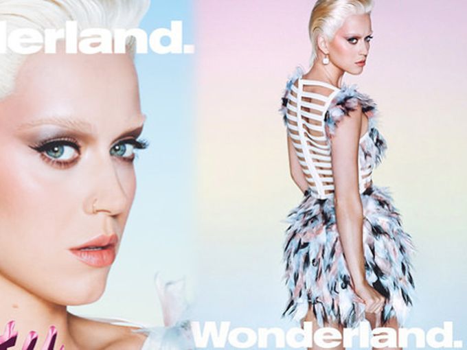 Платинено русата Кейти Пери