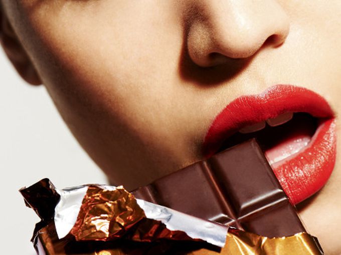 Шоколадови оттенъци в грима за есента