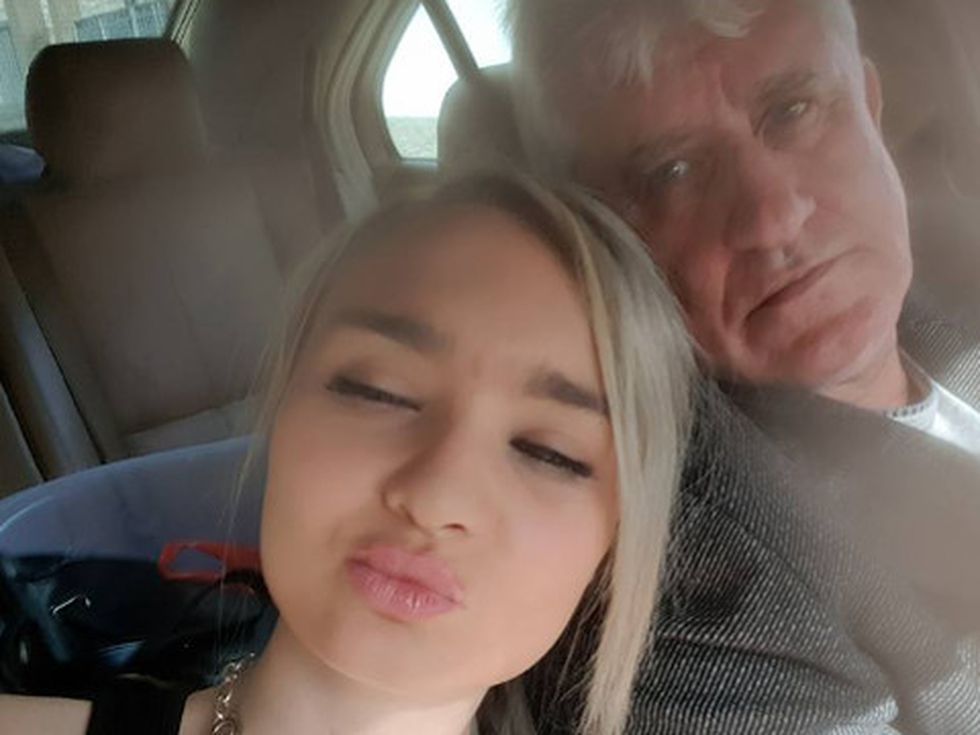 Мила родна картинка: Да си на 20 и да родиш бебе на 64-годишен мъж