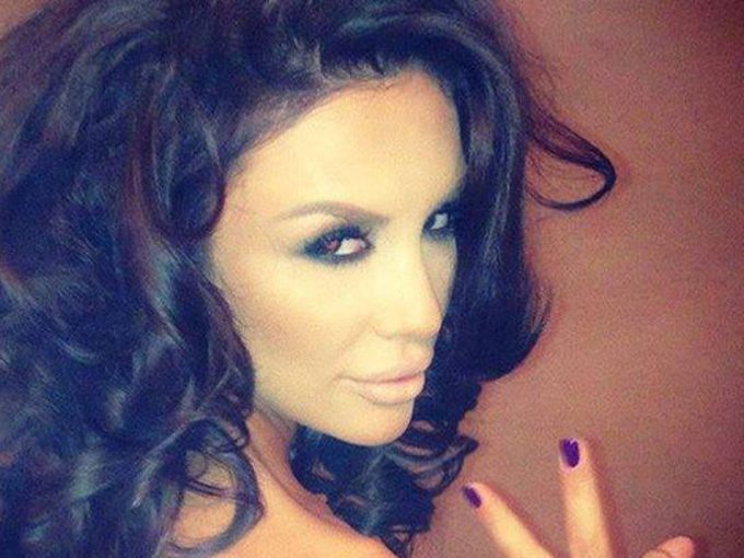 Разберете какъв коледен подарък получи Моника Валериева