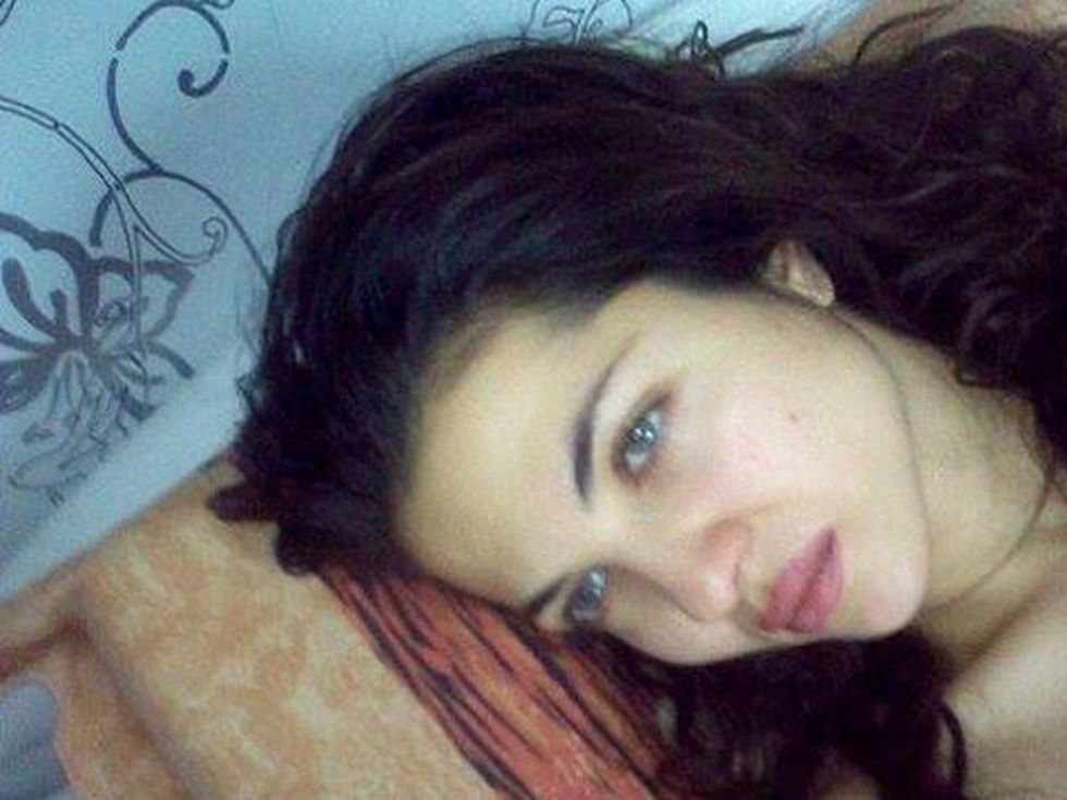 Райна се обезобрази с перманентен грим