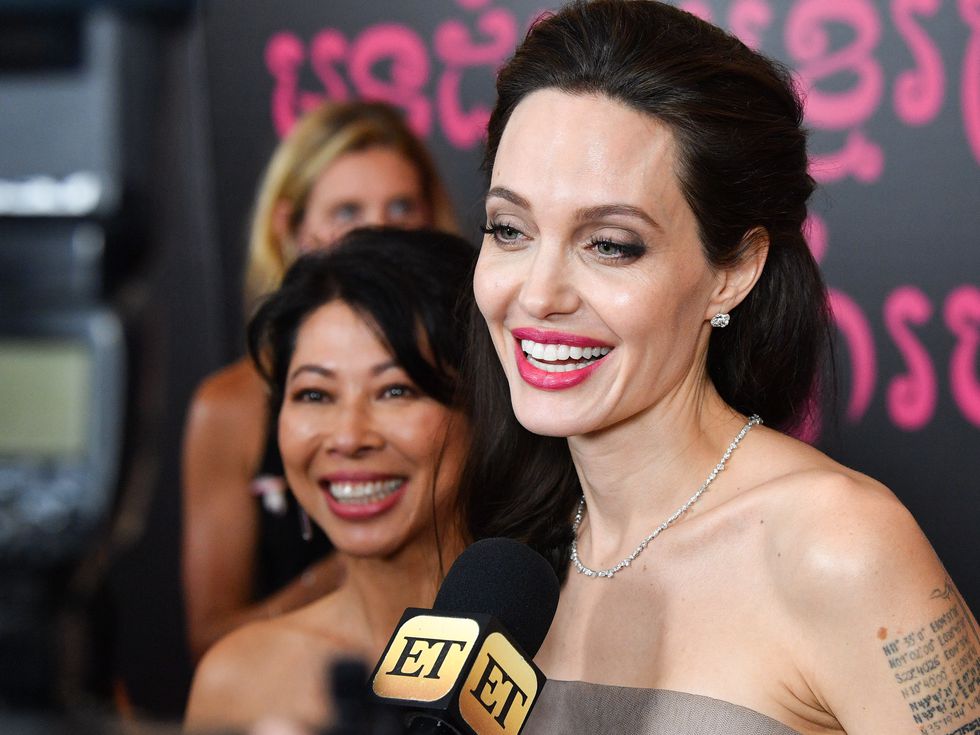 Разбулена е мистерията около татуировките на Джоли