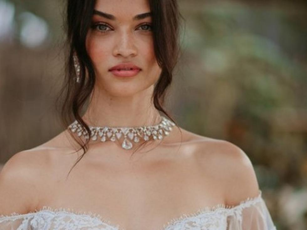 Още един ангел от Victoria's Secret се омъжи (Снимки)