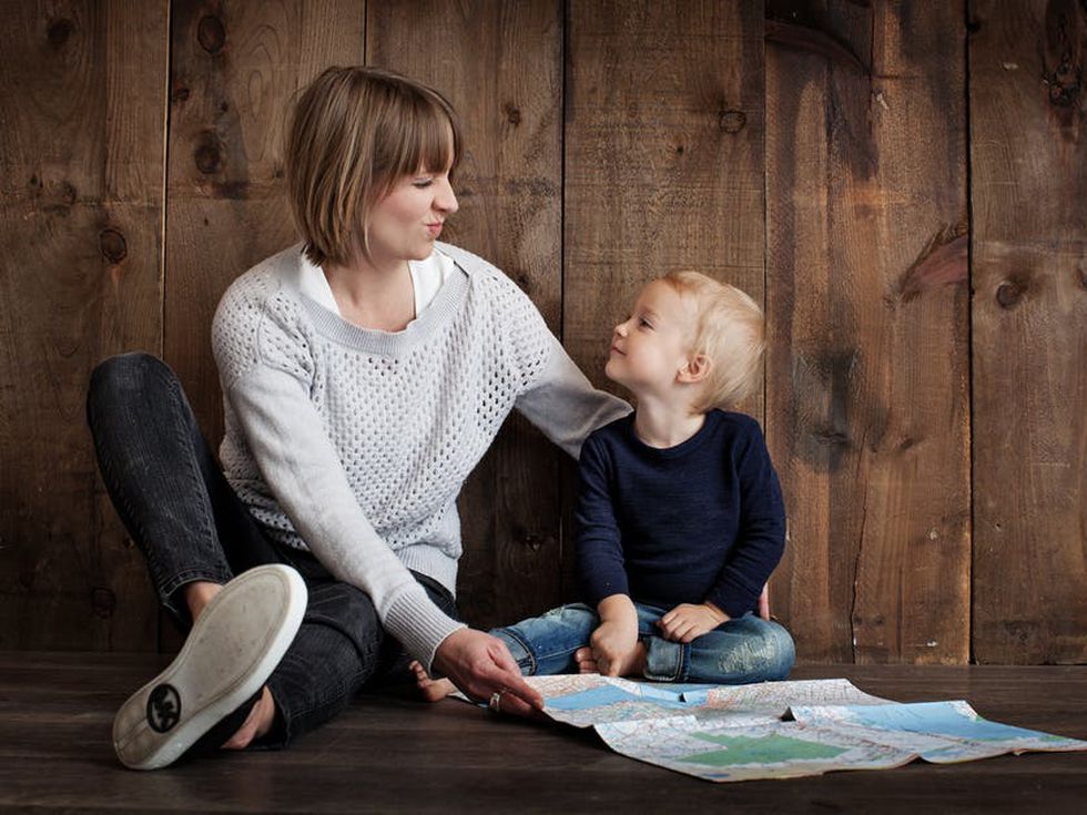 Дами, вашият син по ум е копие на вашия баща