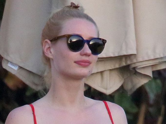 Целулит тормози и Иги Азалия