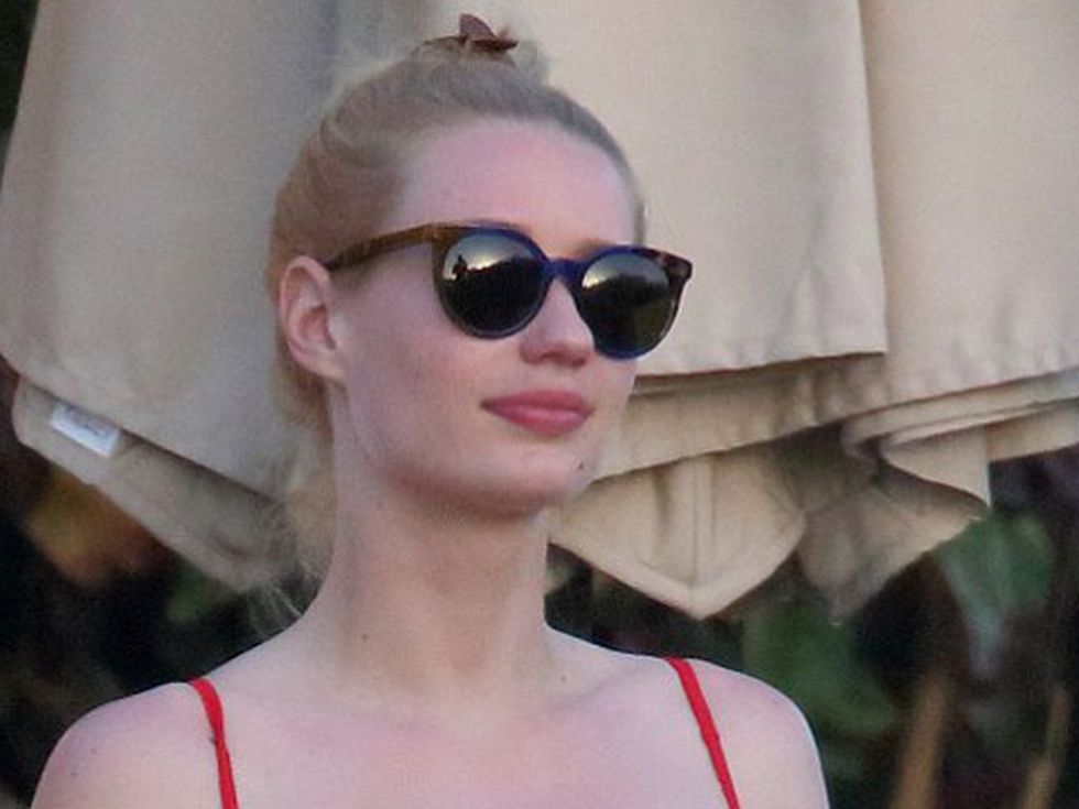 Целулит тормози и Иги Азалия