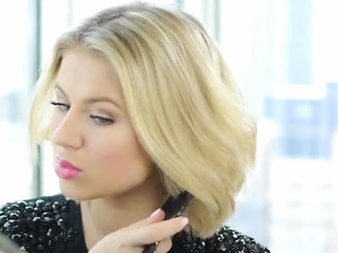 Вълниста прическа за къса коса (видео)