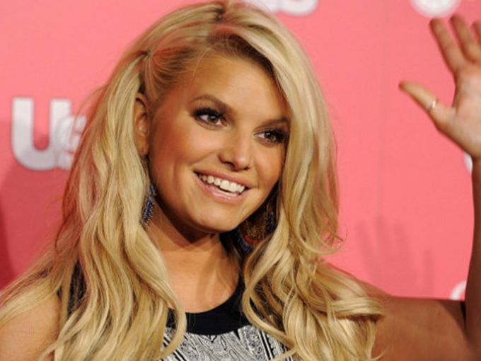 Джесика Симпсън взе $100 000 за първите снимки на сина си