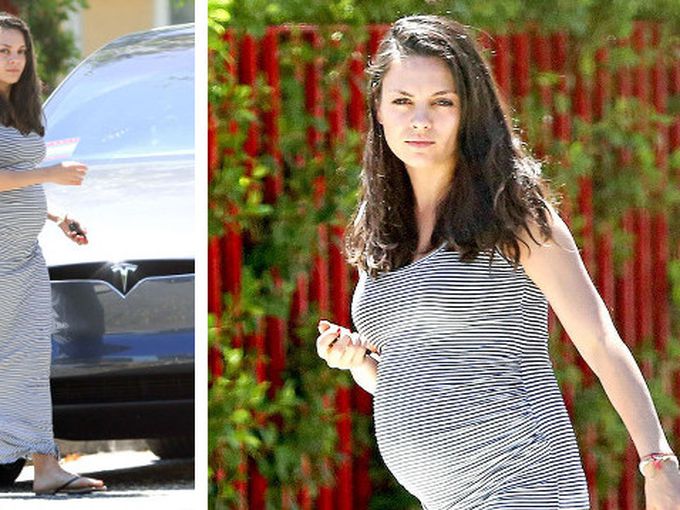 Вижте голямото коремче на бременната Мила Кунис