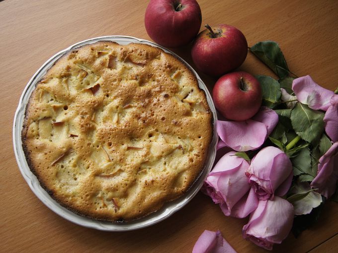 Шарлота с ябълки