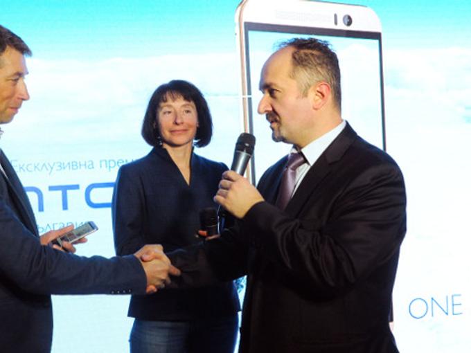 Летящ старт за HTC One M9, Петя Колчева, единствената българка, изкачила Еверест, бе специален гост на премиерата