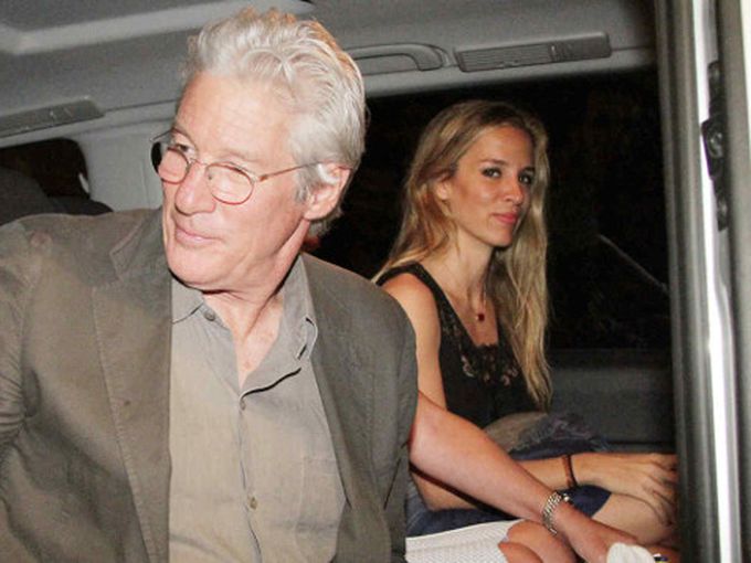 Ричард Гиър заживя с младото си гадже