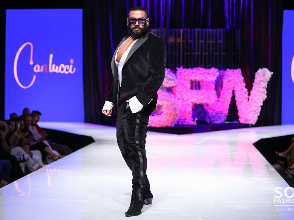 Азис стъпи на модния подиум (Снимки)