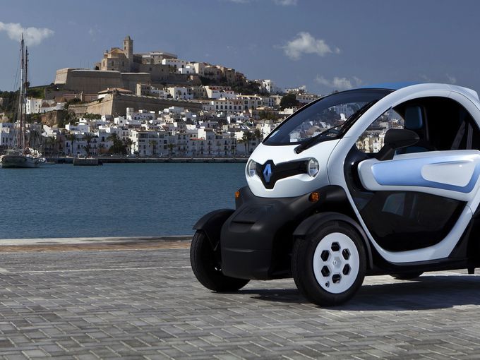 Renault доказаха теоремата на бъдещето (тест драйв на Twizy)