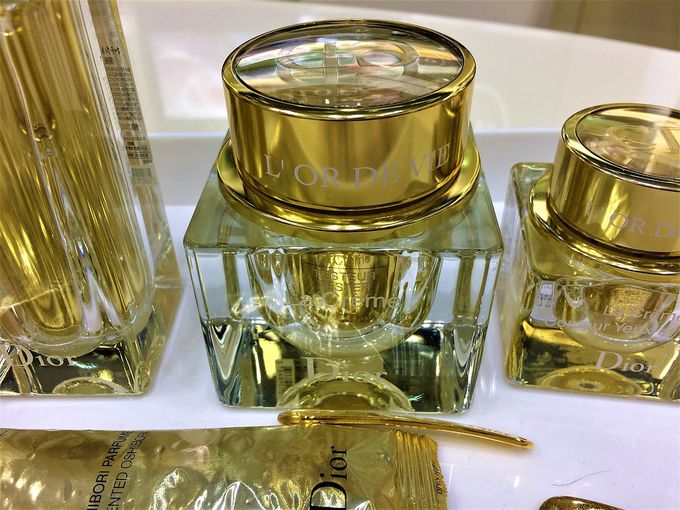 Аз съм феминистка и ще нося Dior! А Вие?